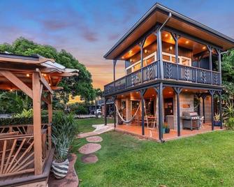 Large Studio In a \'Tropical Sanctuary\' Just A Short Walk To Paia Town & Beaches! - Paia - Building