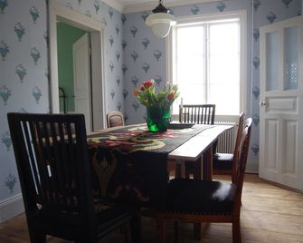 Nästegården Bed & Breakfast - Sätuna - Comedor