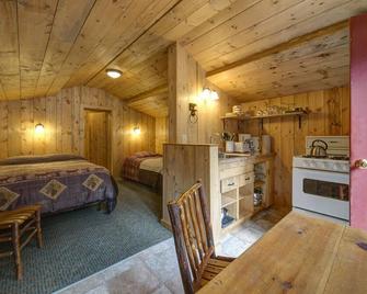 Silver Gate Lodging - Silver Gate - Habitación