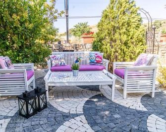 Heredot Otel - Бозджаада - Патіо
