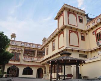 Mahal Rajwada Resort - Jaipur - Building