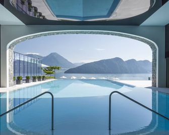 Park Hotel Vitznau - Vitznau - Piscina