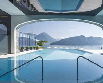 Park Hotel Vitznau - Vitznau - Piscina