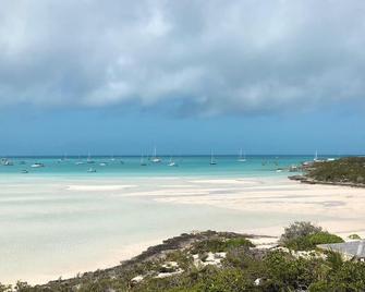 Anchorage Luxury Properties - Staniel Cay - Beach