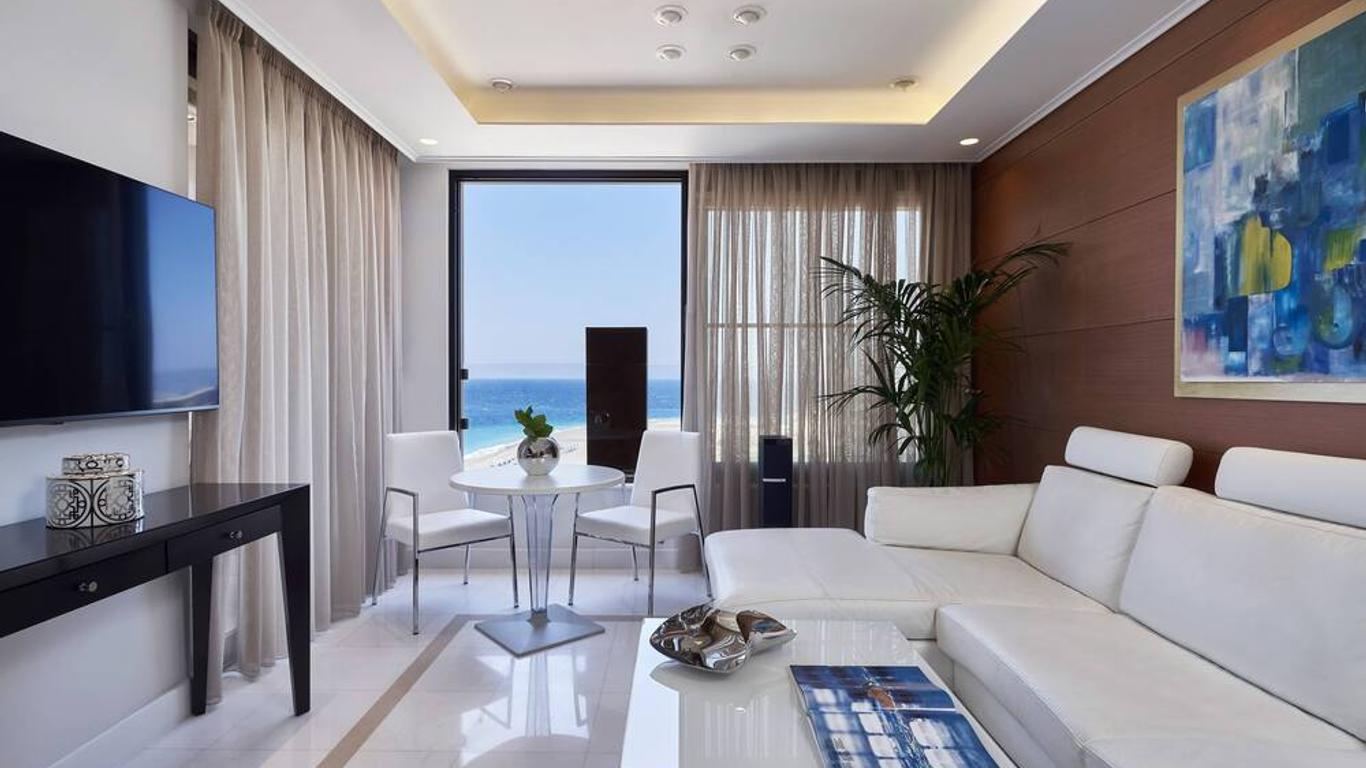 Bellevue On The Beach Suites