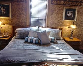 The Thayer - Annandale - Bedroom