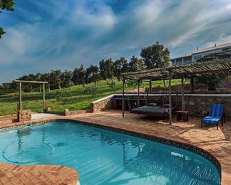 Capelands Wine Farm - Somerset West - Pool