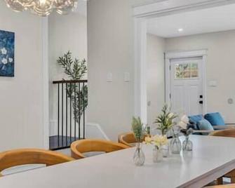 Montgomery Walkout, Bay & Beach - Atlantic City - Dining room