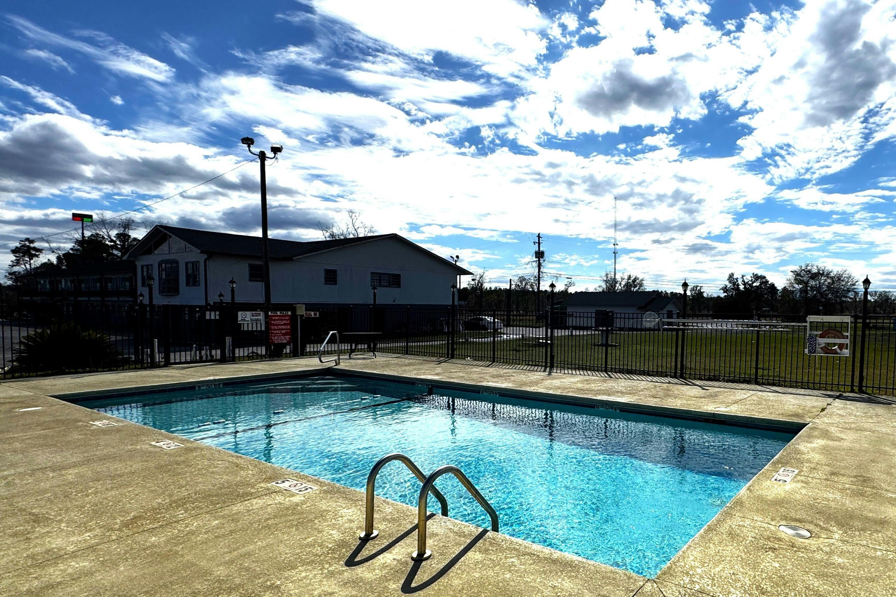 Briarwood Motel Near Valdosta University I 75 - Valdosta - Piscina