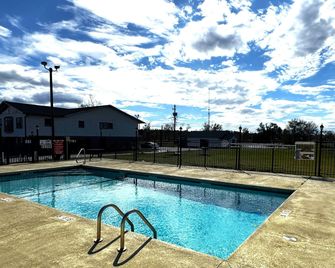 Briarwood Motel Near Valdosta University I 75 - Valdosta - Piscina