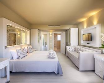 Is Serenas Badesi Resort - Badesi - Bedroom