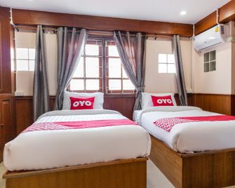 OYO 736 Green Poshtel - Phuket City - Bedroom