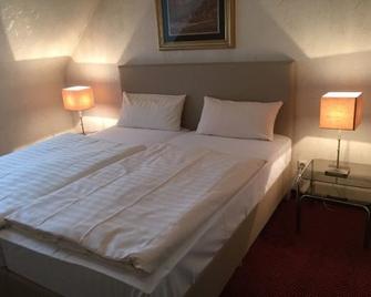 Hotel Germania - Köln - Yatak Odası