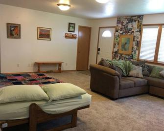 Welcome to the Quiet and Peaceful Country Life - Caldwell - Bedroom