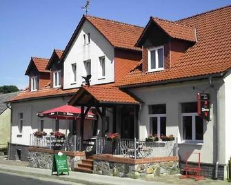 Gasthaus & Pension Zum Schwarzen Adler - Gerswalde - Edificio