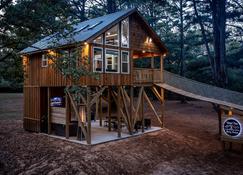 Romantic getaway in the treetops - Cabot - Building