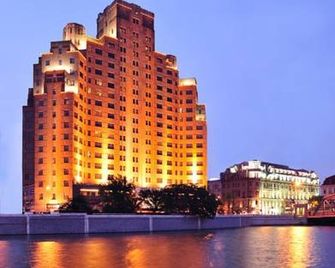 Broadway Mansions Hotel - On the bund - שנחאי - בניין