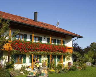 Ferienwohnung Freißl - Wildsteig - Building