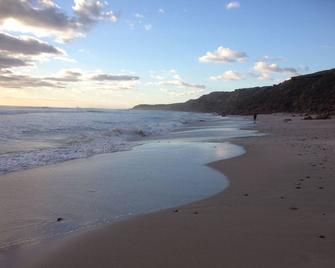 Just a short drive to Innes National Park and local beaches. - Point Turton - Playa