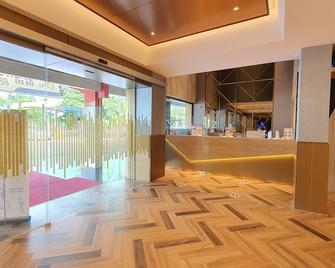 Classie Hotel - Palembang - Front desk