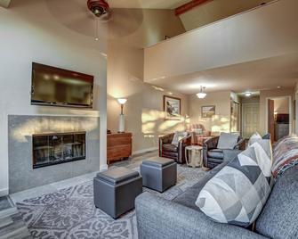 The Waves - קנון ביץ' - סלון