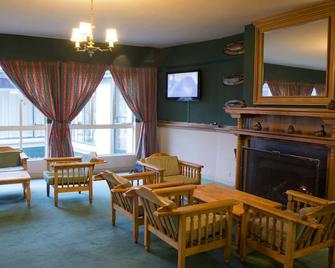 Montclair Hotel & Casino - Juliasdale - Living room