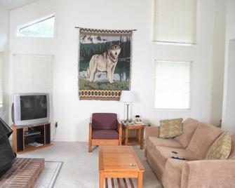 Senedo Springs - Basye - Living room