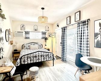 Fancy Pants South Congress Studio - أوستن - غرفة نوم