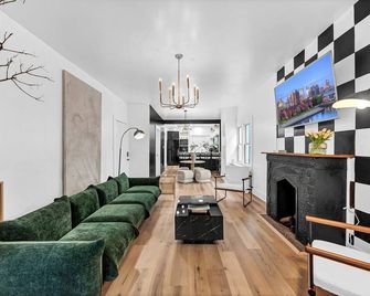 Centrally Located Modern Apartment - Buffalo - Salon