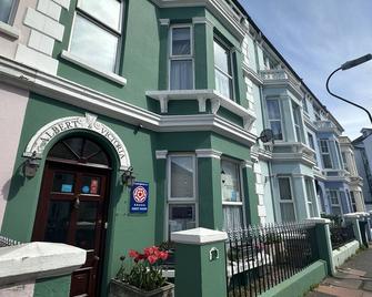 Albert & Victoria Guest House - Eastbourne - Building