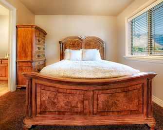 Sleeps 18, Best Location,new, Hot Tubs,bbq, Patio, 5 Mins To Dwntwn, Sauna,views - Ogden - Bedroom