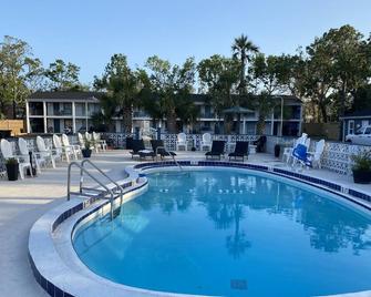 Gulf Coast Inn - Gulf Breeze - Pool