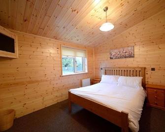 Woodlakes Park By Liv Retreats - King's Lynn - Bedroom