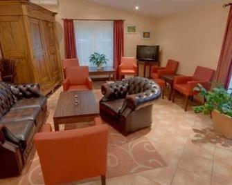 Hotel Garni Stadt Friedberg - Friedberg - Living room