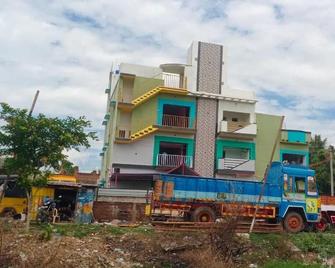 Thanmayas Residency - Periyakulam - Building