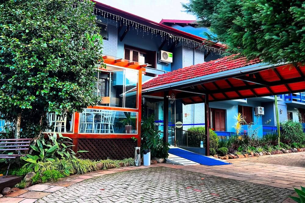 Hotel Alpen Hof - גרמאדו - בניין