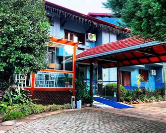 Hotel Alpen Hof - גרמאדו - בניין