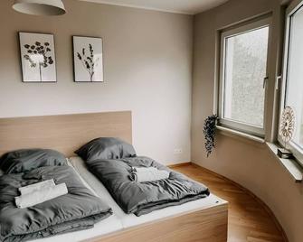Central, spacious, close to the trade fair! BE2R - Essen - Bedroom