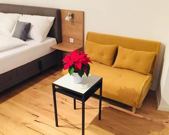 Appartement/fewo Jana, Bad, WC, Balkon - Sonnenweg Appartements - Rust - Living room