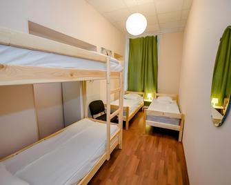 Riverside Hostel - Xanh Pê-téc-bua - Phòng ngủ