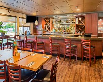 Best Western Plus Langley Inn - Langley - Bar