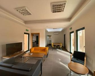 Le Lézard Vert, Maison d'Affair à Niamey - 尼亞美 - 客廳