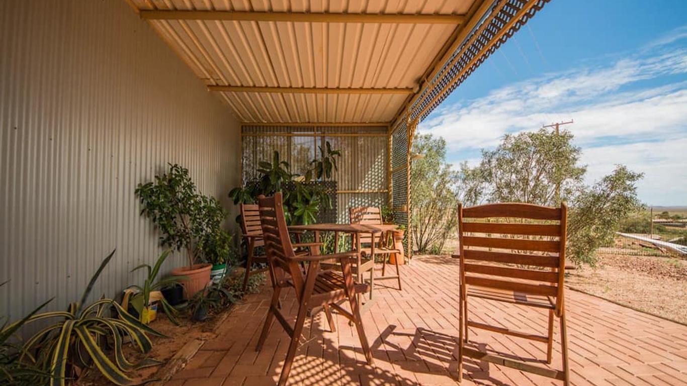 ذي أندرجراوند موتل