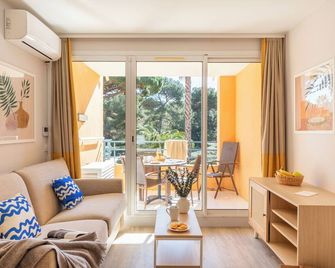 Pierre & Vacances Residence La Pinede - Hyeres - Oturma odası