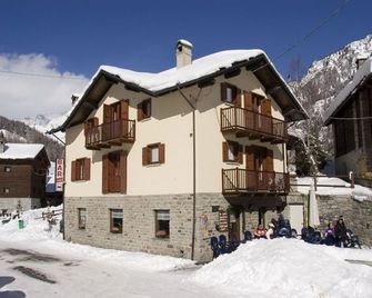Lauson - Cogne - Building