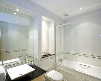 Aspect Apartments City Centre - Aberdeen - Baño