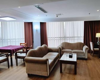 Liuzhou Gantai Hotel (Liuzhou No.8 Middle School) - Liuzhou - Obývací pokoj