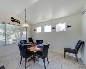 Stunning Mountain Views From This Gold Canyon Home! - Gold Canyon - Comedor