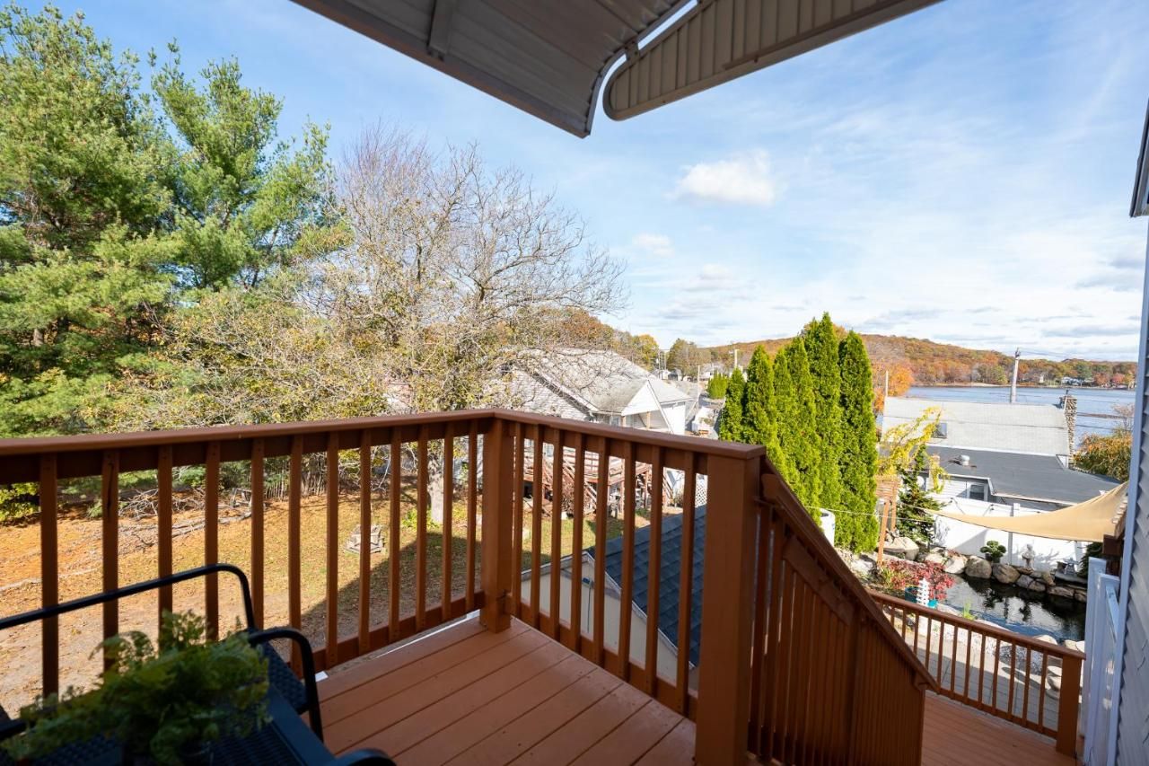 12BCozy 3BR Apartment with Koi Pond in Worcester