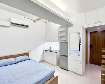 300 sq.ft 7 Cozy Apt with Pool-Gym - Dhaka - Bedroom